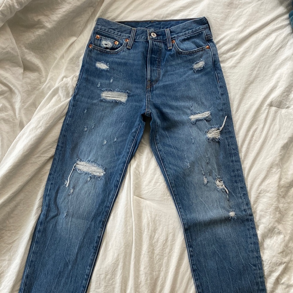 Levi jeans w26
